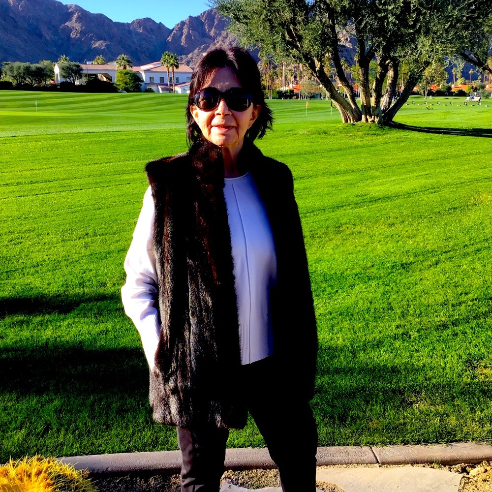 Absolutely stunning  Mink Vest from Newman Marcus. Rarely worn in my desert 💞🤩